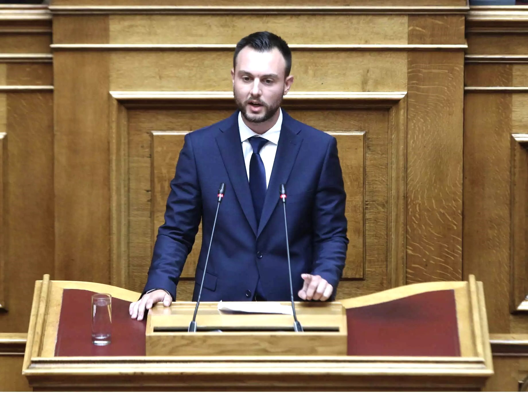 Διαγράφεται από τους Σπαρτιάτες ο βουλευτής Κωνσταντίνος Φλώρος, λόγω δήλωσης στήριξης στον Ηλία Κασιδιάρη