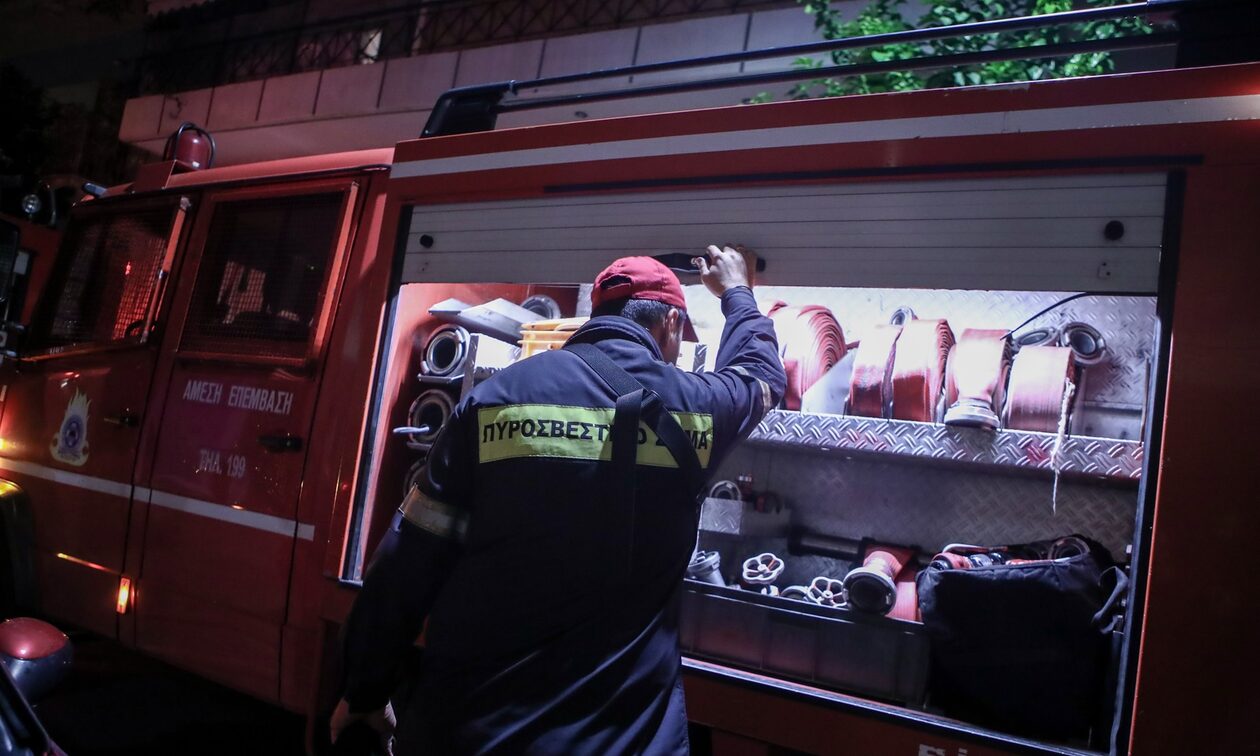 Αργυρούπολη: Εμπρησμός σε δύο αυτοκίνητα τα ξημερώματα