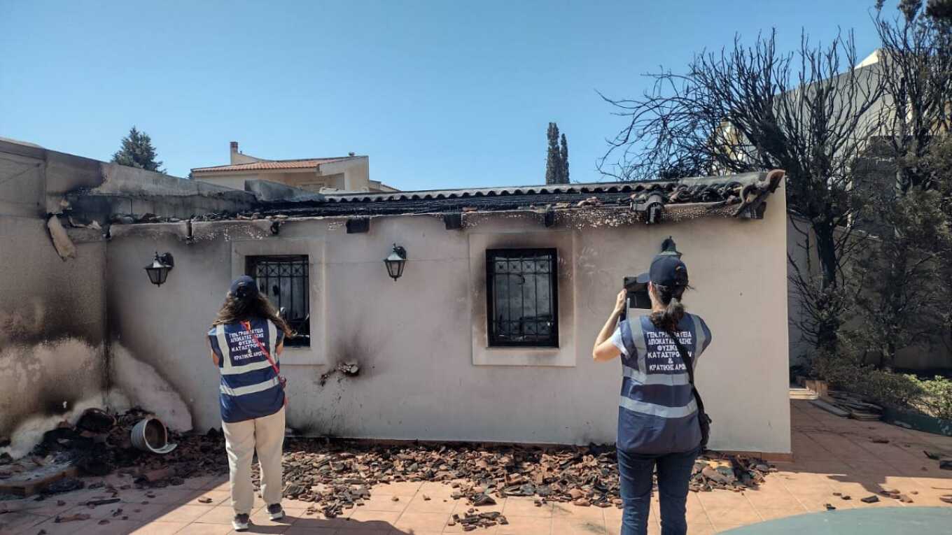 Σύσκεψη Κατσαφάδου με Δημάρχους Λαυρεωτικής και Σαρωνικού για αποτίμηση ζημιών και αποζημιώσεις μετά τις φωτιές στην Ανατολική Αττική