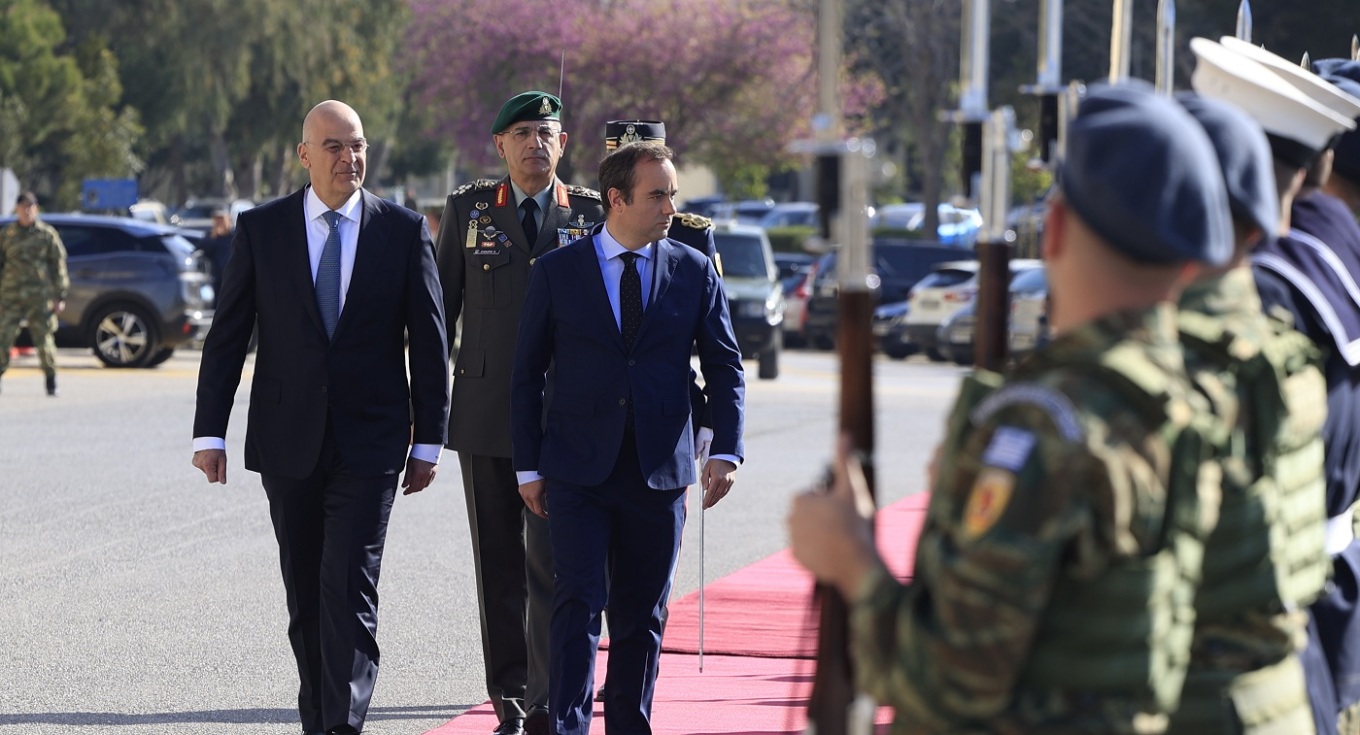 Στην Αθήνα σήμερα ο Γάλλος υπουργός Aμυνας για πυραύλους, φρεγάτες και συμπαραγωγή - Συναντήθηκε με Δένδια, θα δει και Μητσοτάκη