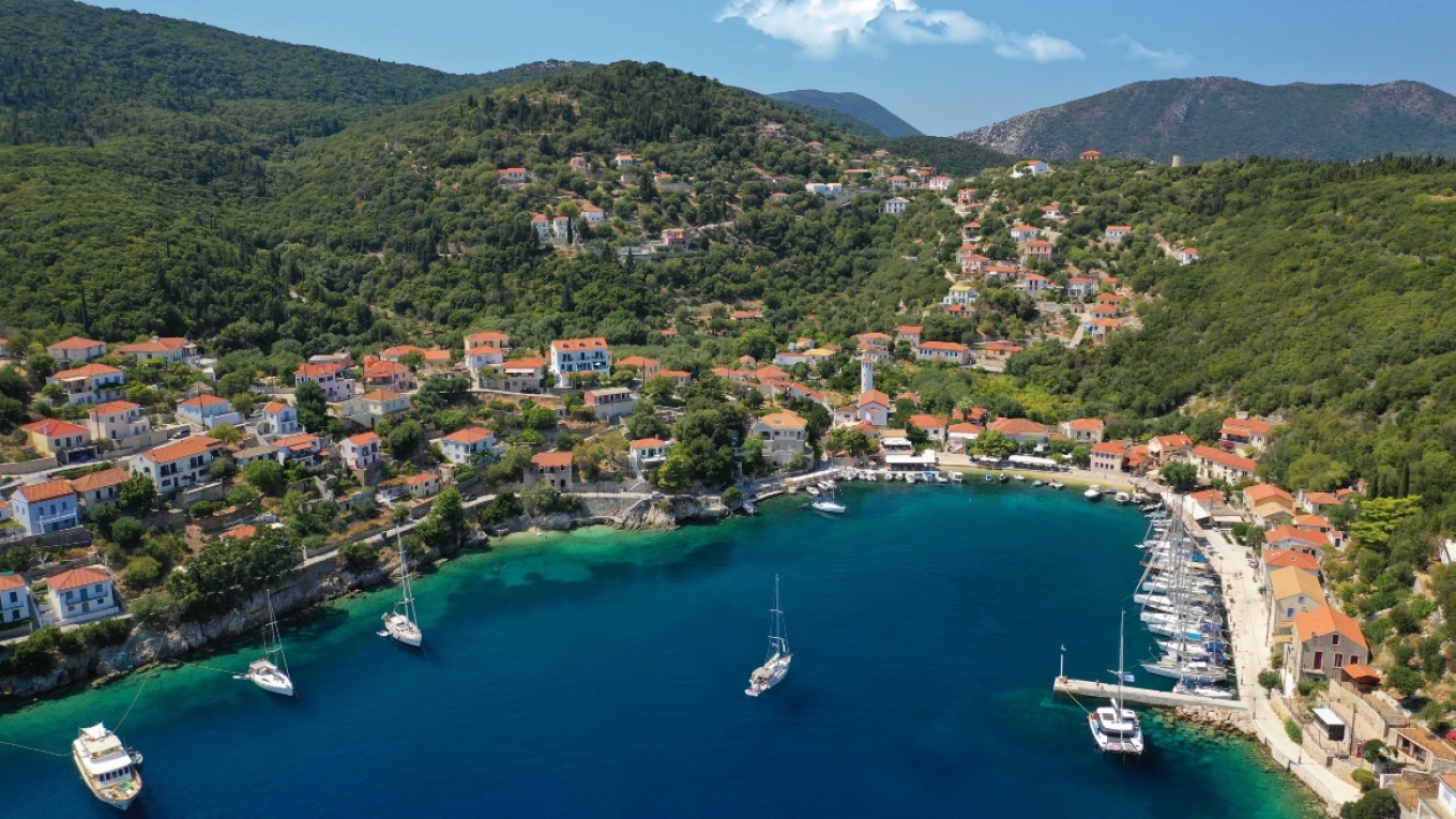 Χωροταξικό Τουρισμού: «Κόφτης» για Airbnb, νέοι κανόνες για ξενοδοχεία και νησιά - «Παράθυρο» διορθώσεων έως τα τέλη Ιουνίου
