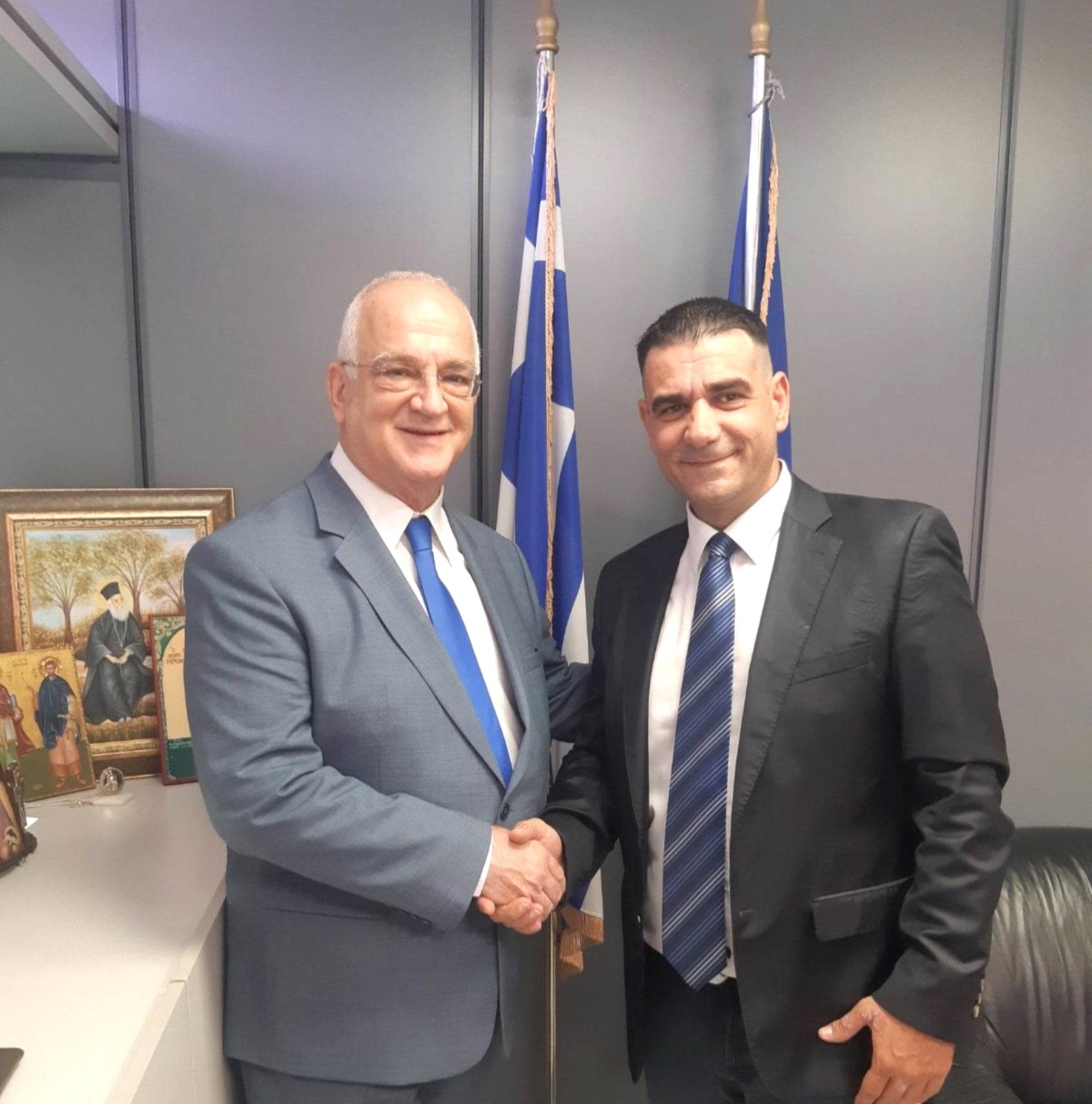   Ο κ. Δημήτρης Ξένος υποψήφιος δημοτικός σύμβουλος Παλλήνης με τον Θανάση Ζούτσο