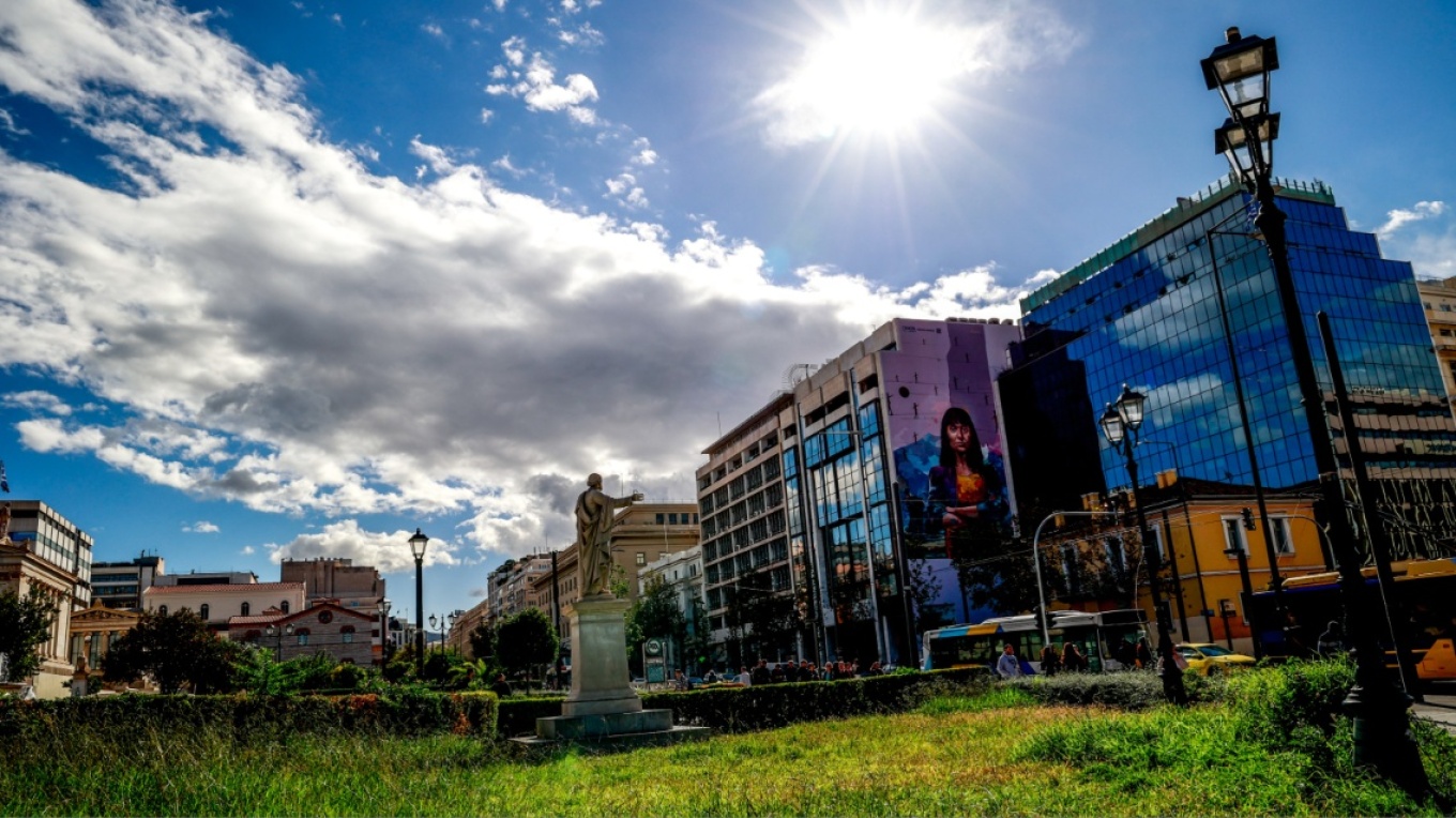 Ηλιοφάνεια και άνοδος της θερμοκρασίας σήμερα