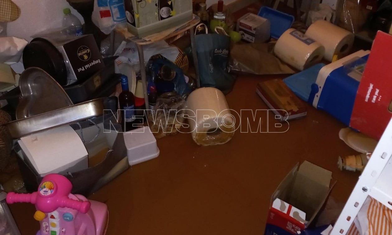 Κακοκαιρία: Εικόνες καταστροφής στη Διώνη από τις πλημμύρες – Βυθισμένα σπίτια στη λάσπη