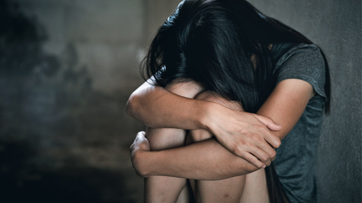 Περιστατικό κακοποίησης γυναίκας με πιρούνι από τον σύζυγό της: “Η 39χρονη είχε και δαγκώματα στα χέρια” λέει γιατρός