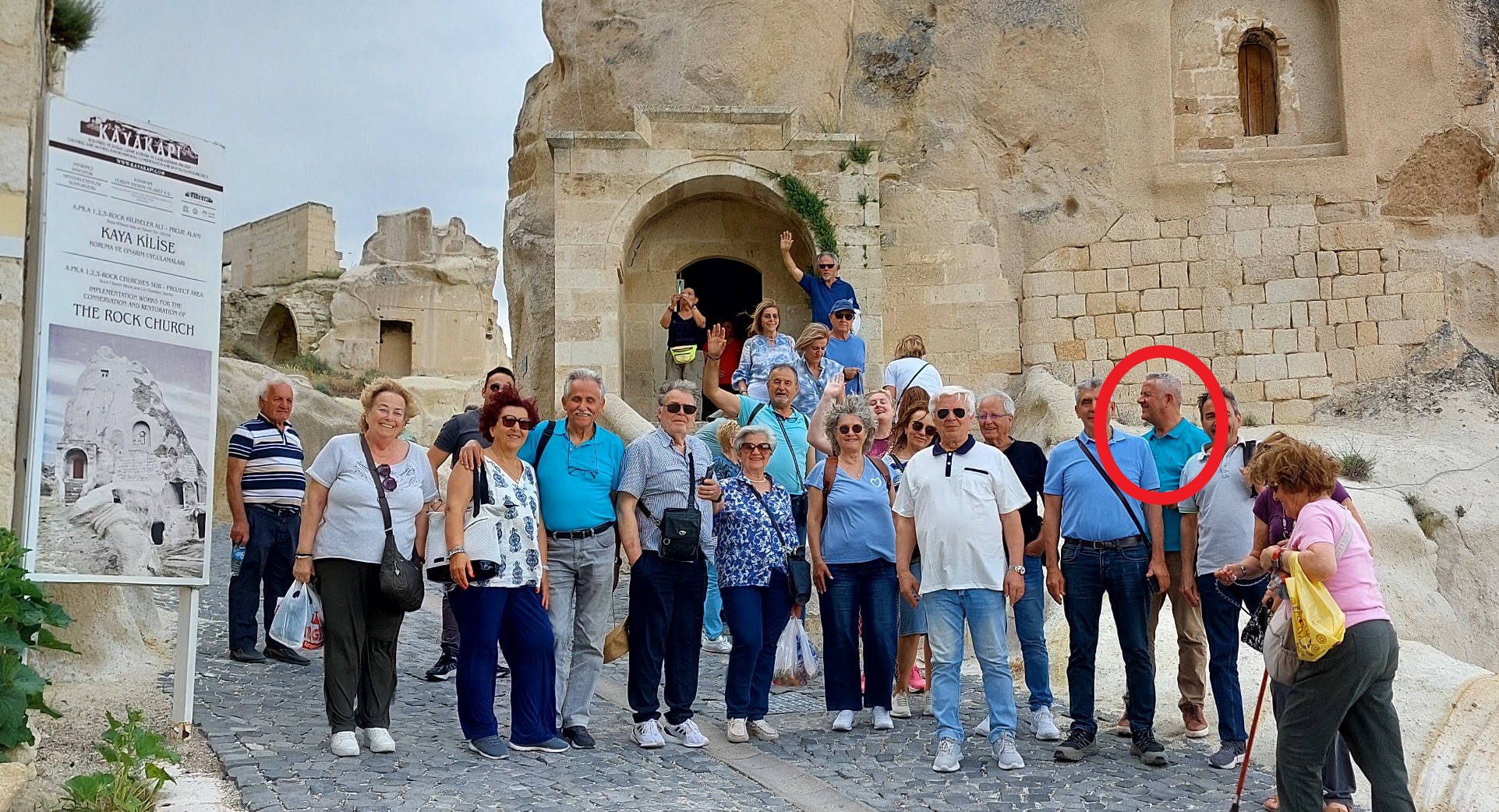 Ενώ ο δήμος Μαρκοπούλου βρίσκεται λίγο πριν τη πτώχευση, ο Αλλαγιάννης σε πολυήμερα ταξίδια αναψυχής