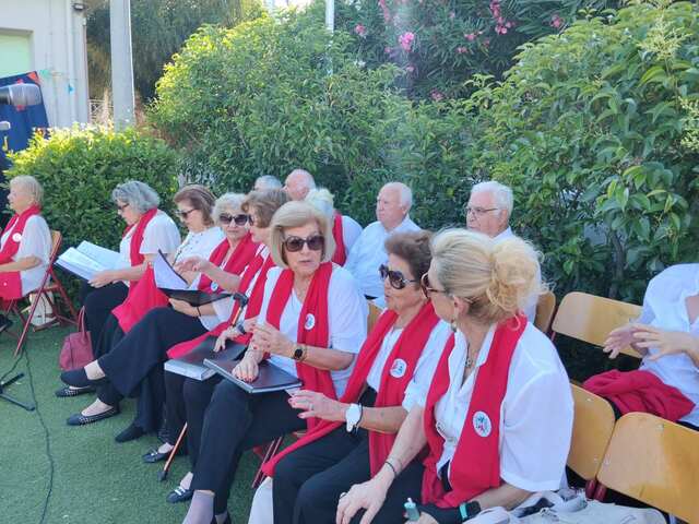 Η Καλλιτεχνική Ομάδα του ΚΑΠΗ Δήμου Ραφήνας-Πικερμίου συμμετείχε στη γιορτή του 3ου Νηπιαγωγείου Ραφήνας