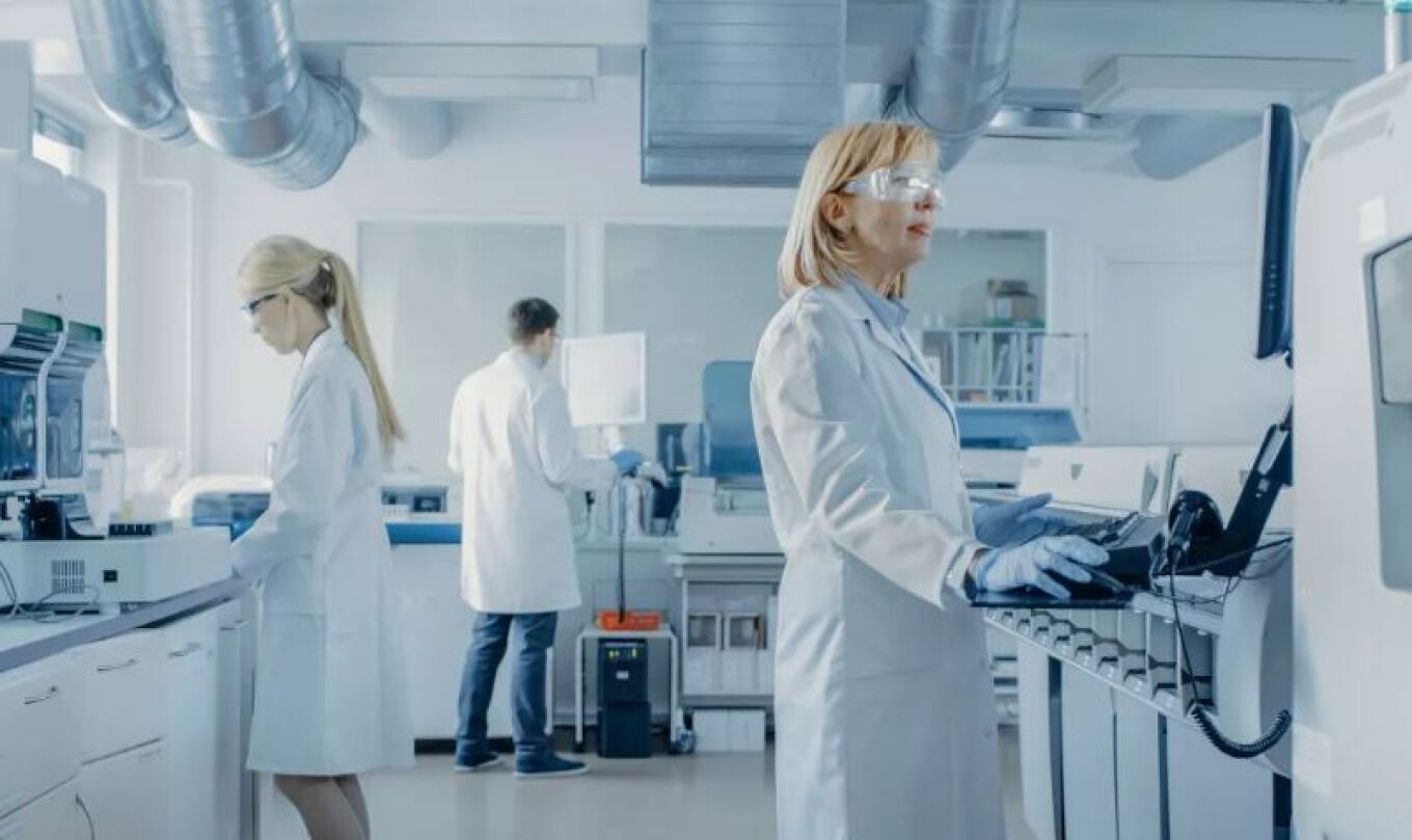 Έρευνες ξεκινούν 4 Έλληνες επιστήμονες για νόσο Αλτσχάιμερ και παράλυση – 3 υποσχόμενα φάρμακα