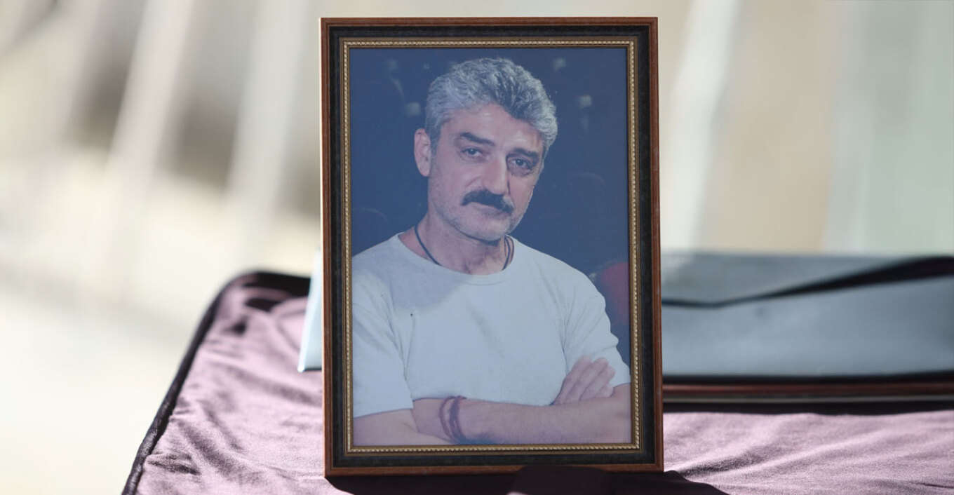 Συγκίνηση στην κηδεία του αγαπημένου ηθοποιού Δημήτρη Ήμελλου