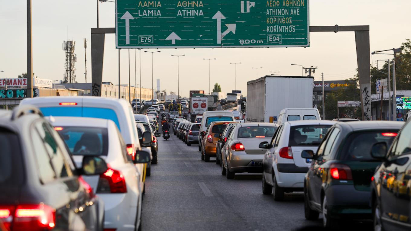 Πολύ αυξημένη η κίνηση στους δρόμους - Μποτιλιάρισμα σε Κηφισό, Κηφισίας και Αττική Οδό