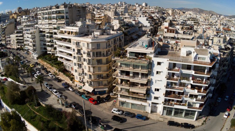 Στο τραπέζι νέοι περιορισμοί για το Airbnb: "Φρένο" στις 120 ημέρες - Σε ποιες περιοχές θα επεκταθεί η απαγόρευση