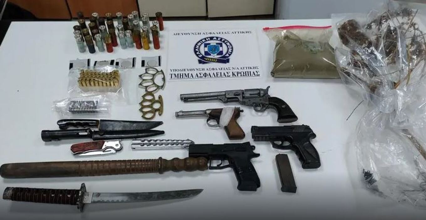 Κορωπί: Συνελήφθη 62χρονος που είχε κλέψει 8 οχήματα - Κατασχέθηκαν ναρκωτικά και σπαθί τύπου κατάνα