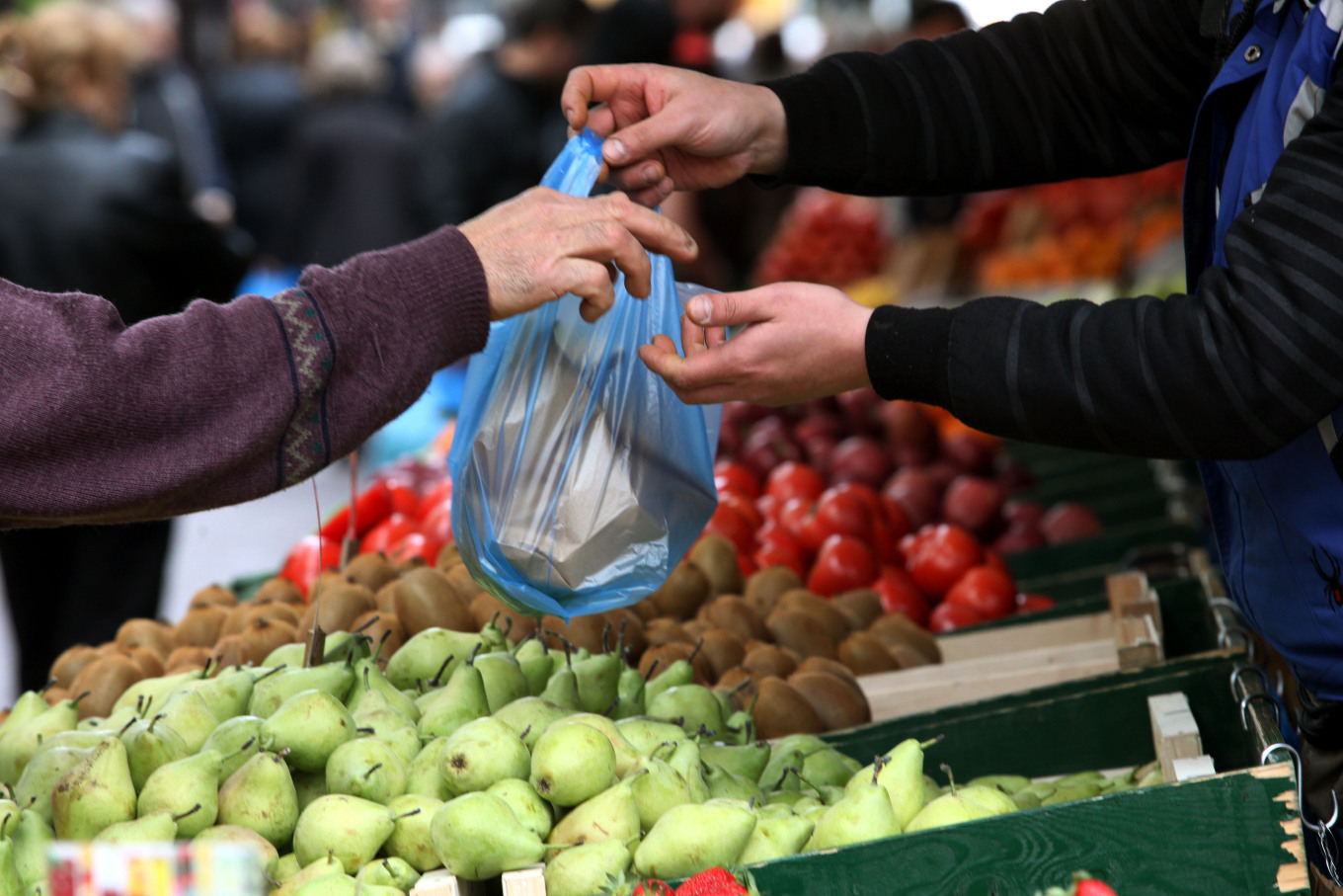 Επιστρέφονται οι άδειες στους πωλητές λαϊκών αγορών οι οποίοι τις είχαν χάσει λόγω μη ανανέωσης