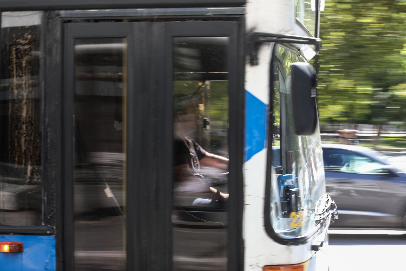 Οδηγός πέταξε από το λεωφορείο επιβάτη επειδή είχε μαζί του τη γάτα του!