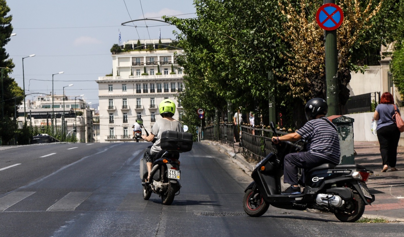 Μετά τα ταξί με επιβάτες, στις λεωφορειολωρίδες θα μπαίνουν και οι μοτοσικλέτες