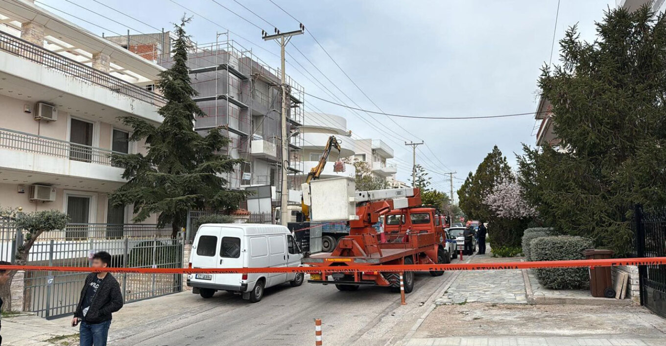 Συνελήφθησαν δύο εργολάβοι για το εργατικό δυστύχημα στη Βούλα - Από ηλεκτροπληξία πέθανε ο 28χρονος χειριστής γερανού