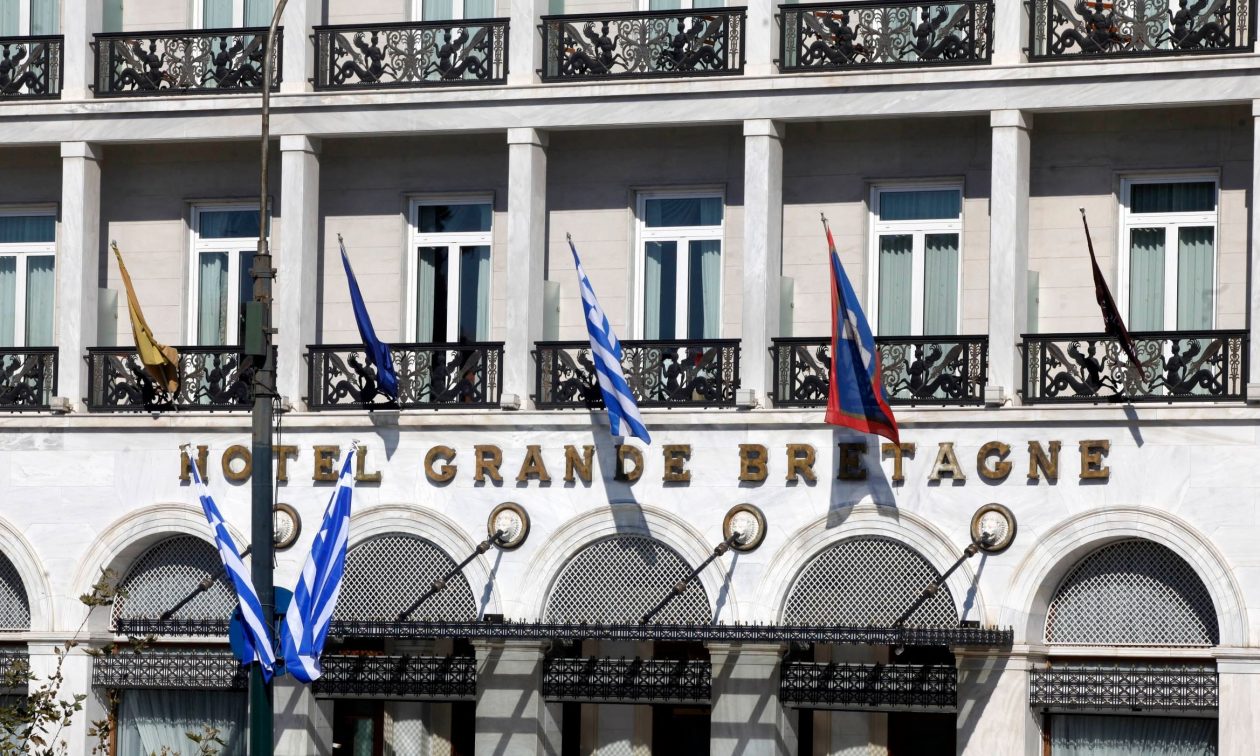 Σύνταγμα: Προειδοποιητικό τηλεφώνημα για εκρηκτικό μηχανισμό στο ξενοδοχείο Μεγάλη Βρετανία