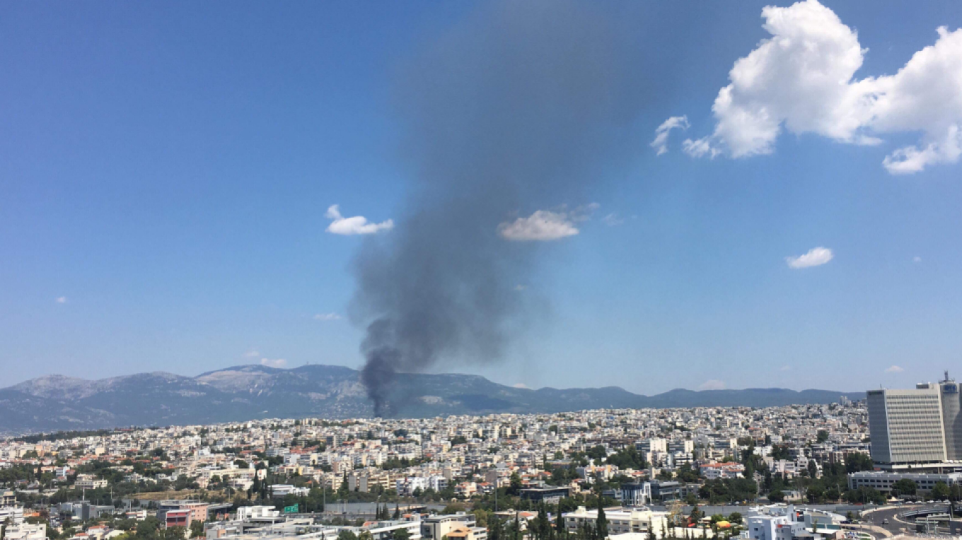 Φωτιά στο Μενίδι κοντά στο Ολυμπιακό Χωριό