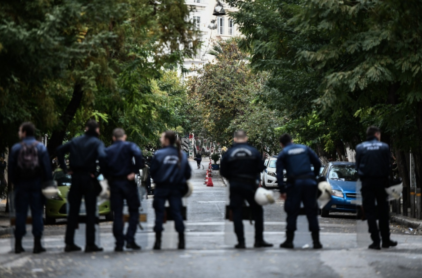 «Αστακός» η Αθήνα για την επέτειο του Πολυτεχνείου - Επί ποδός πάνω από 5.000 αστυνομικοί με ελικόπτερα, drones και «αύρες»