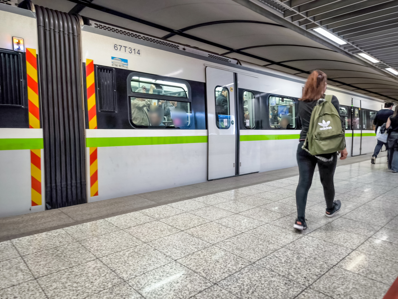 Αλλαγές στα δρομολόγια της κόκκινης γραμμής του μετρό από αύριο (11/11) - Ποιοι σταθμοί θα κλείνουν νωρίτερα