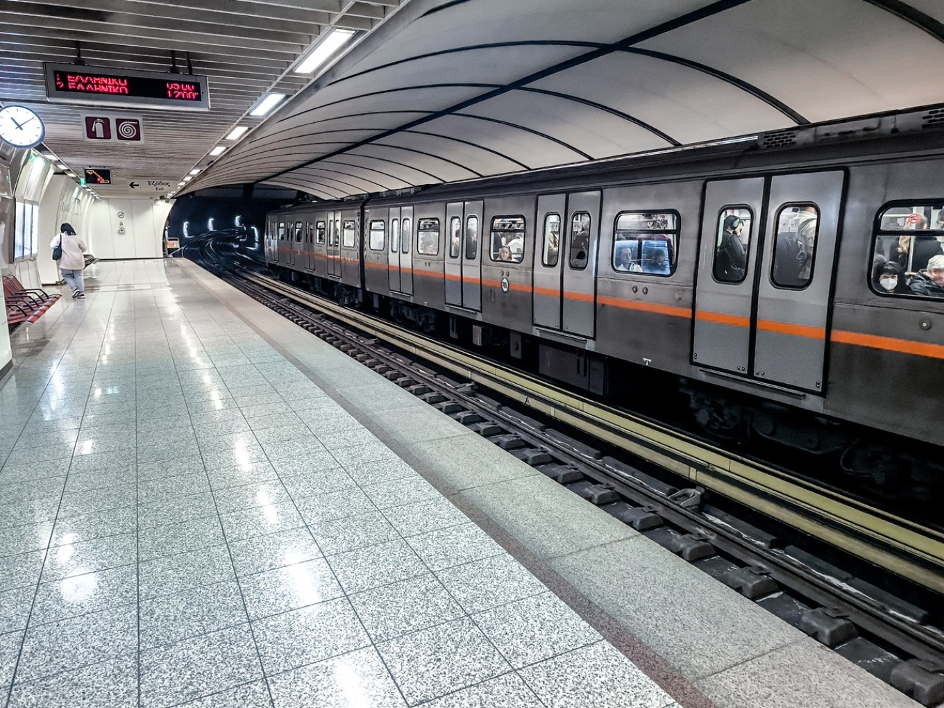 Ξεκινάει στις 13 Σεπτεμβρίου η 24ωρη λειτουργία του μετρό κάθε Σάββατο - Δεν θα αυξηθούν οι τιμές των εισιτηρίων