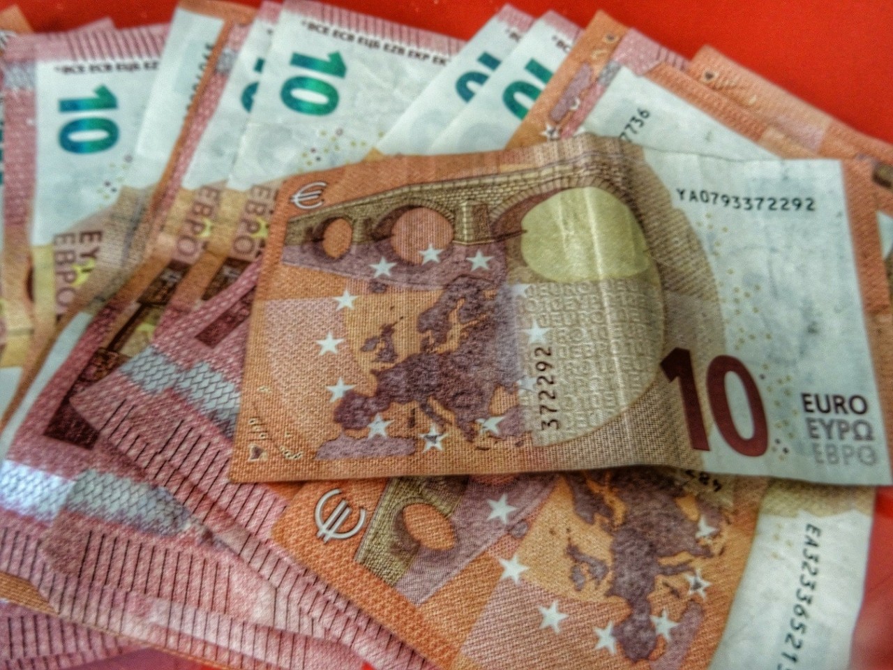 ΟΠΕΚΑ: Ποιες μητέρες δικαιούνται επίδομα έως 1.000 ευρώ – Πώς θα κάνετε την αίτηση