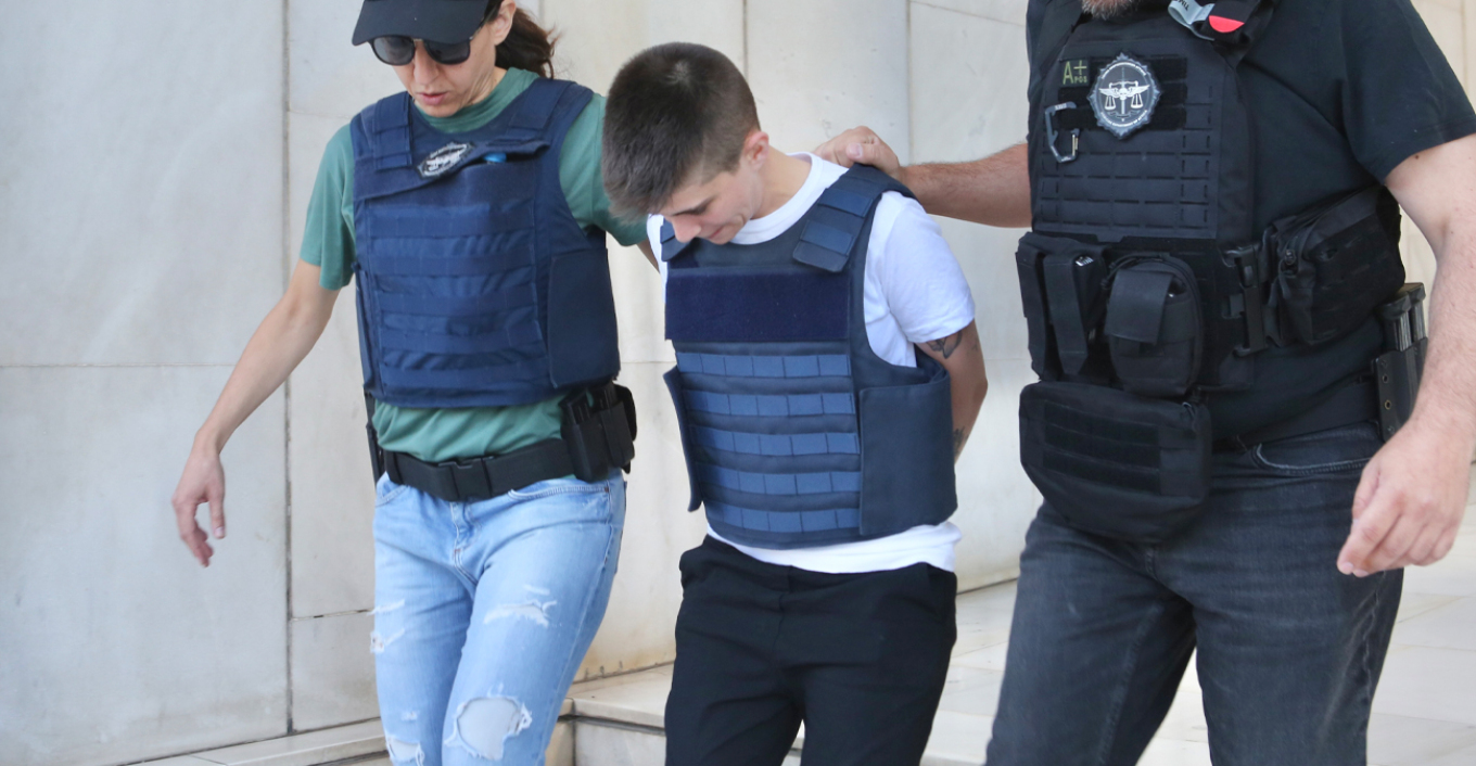 Ειρήνη Μουρτζούκου: Με σκυμμένο το κεφάλι έφυγε από τη ΓΑΔΑ - Ο θάνατος του Παναγιώτη και το κοινό εύρημα που την «έκαψε»
