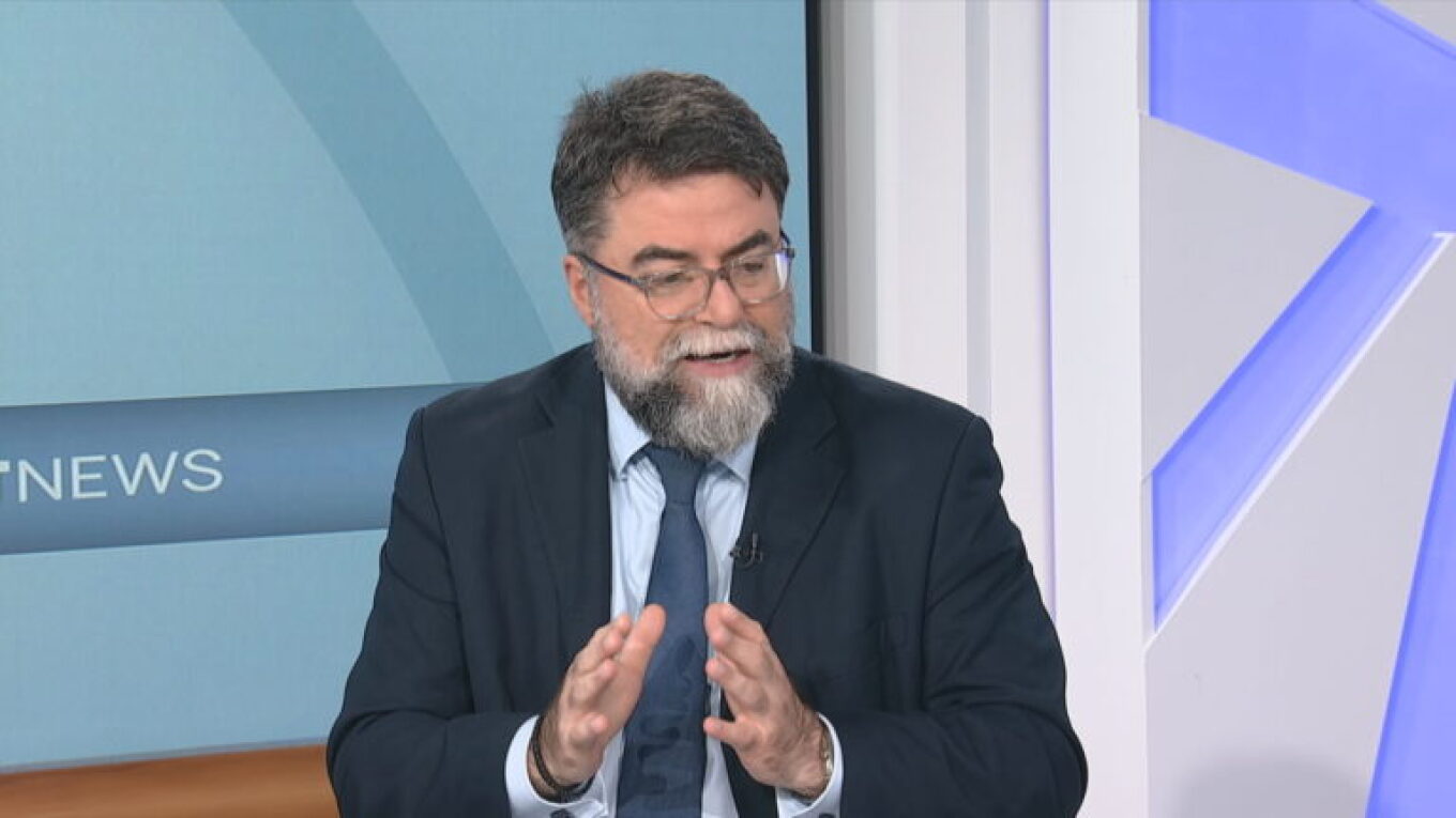 Οικονόμου Βασίλης: Έως το 2026 περίπου 1.400 κάμερες θα καταγράφουν τις παραβάσεις στα φανάρια