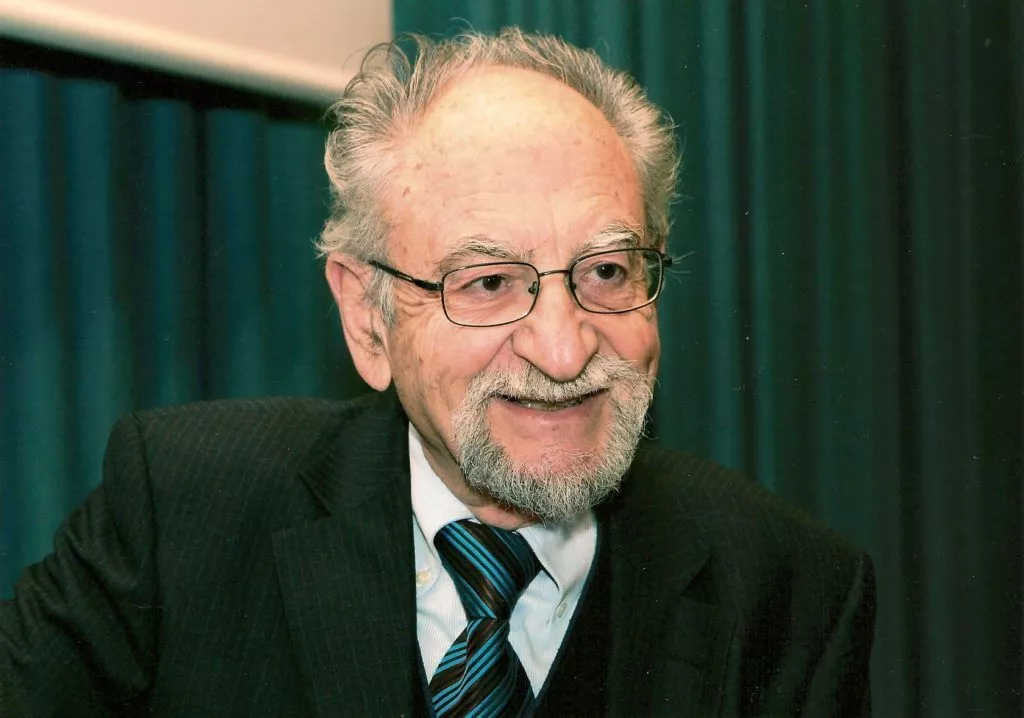 Δήμος Διονύσου: Εκοιμήθη ο Ομότιμος Καθηγητής και συμπολίτης μας Ηλίας Οικονόμου