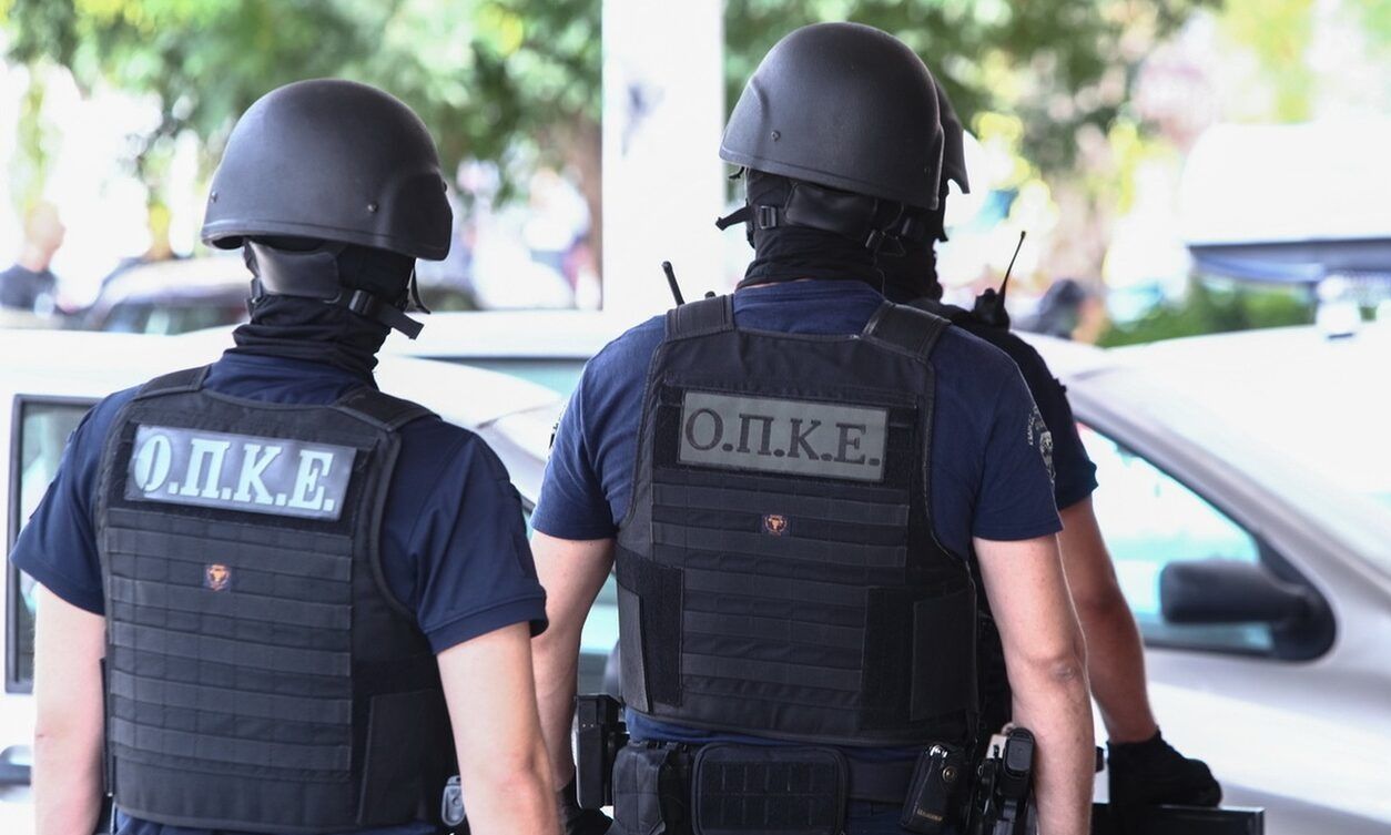 Ποιος κρύβεται πίσω από τα απειλητικά μηνύματα για βόμβες στην Αθήνα