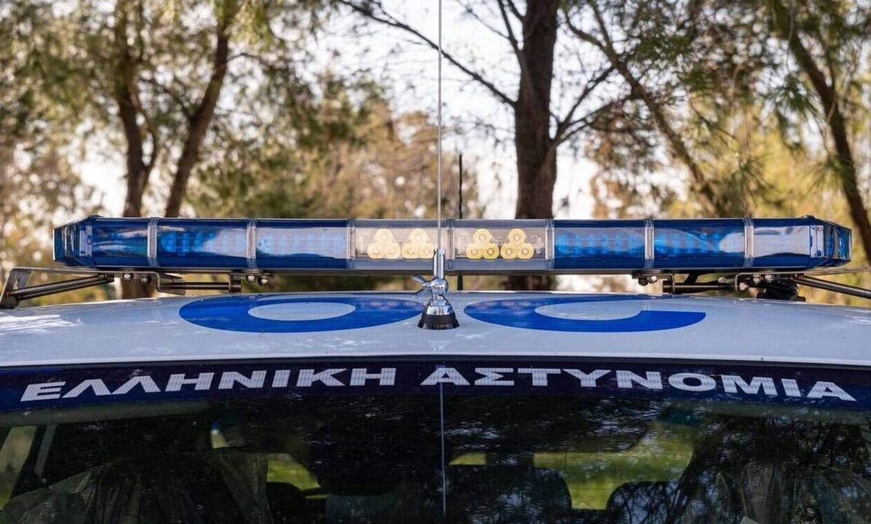 Έκρυβε οπλοστάσιο στο σπίτι του 61χρονος, που συνελήφθη για βομβιστικές-εμπρηστικές επιθέσεις σε κτίρια στην Αττική