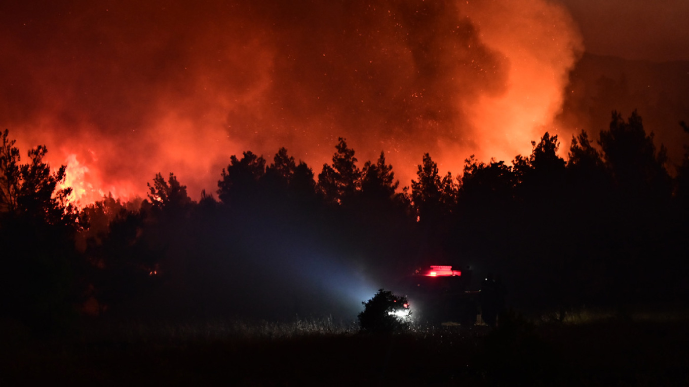 Συνελήφθη 72χρονος μελισσοκόμος για εμπρησμό από αμέλεια για την πυρκαγιά στον Ωρωπό