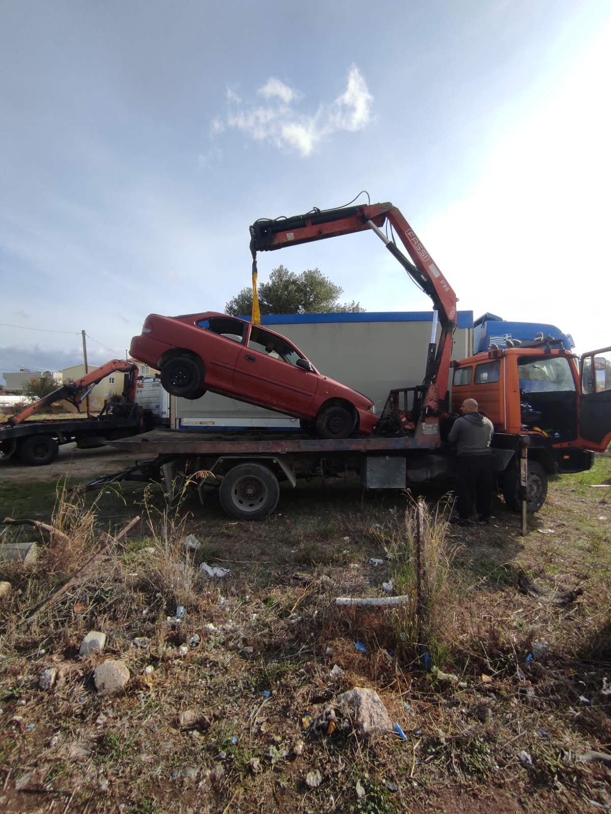 Εγκαταλελειμένα οχήματα απομάκρυνε η Δημοτική Αστυνομία Αχαρνών