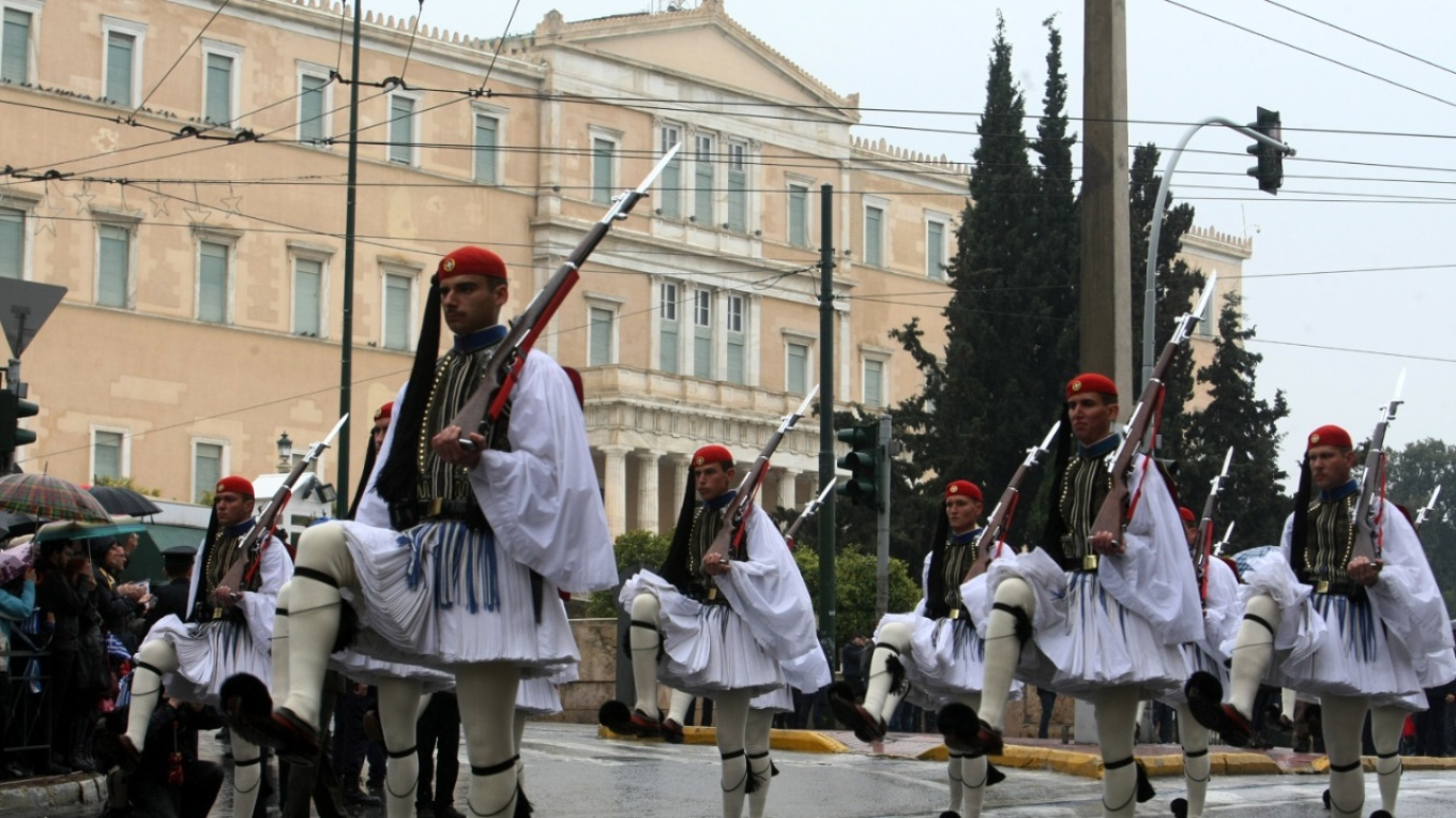 28η Οκτωβρίου: Με τι καιρό θα γίνουν οι παρελάσεις - Τι δείχνουν τα προγνωστικά για τους εκδρομείς
