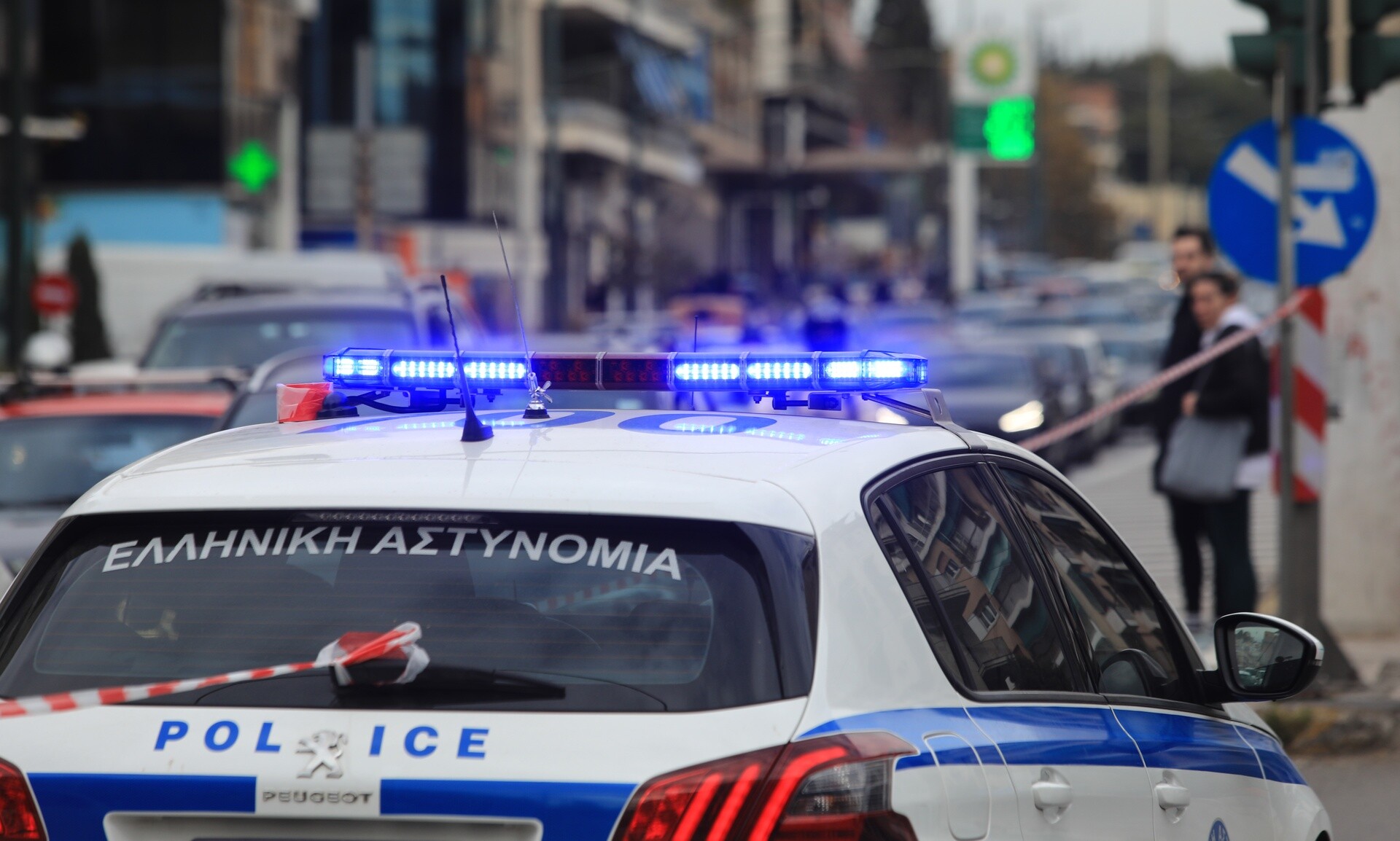 Εκάλη: Άγρια καταδίωξη με πυροβολισμούς - Χειροπέδρες σε σπείρα διαρρηκτών