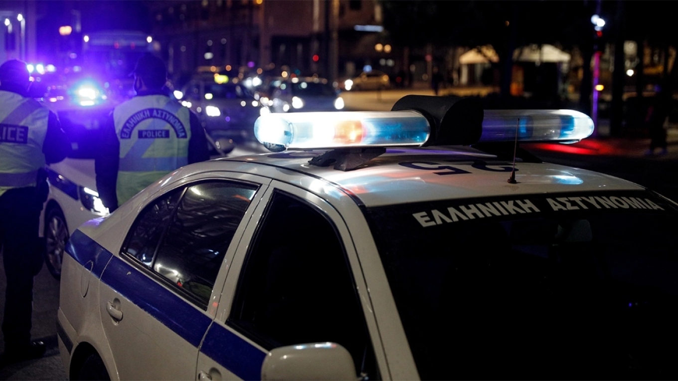 Διάρρηξη σε σπίτι στον Γέρακα: Οι δράστες επιχείρησαν να εμβολίσουν μηχανές της ΔΙΑΣ