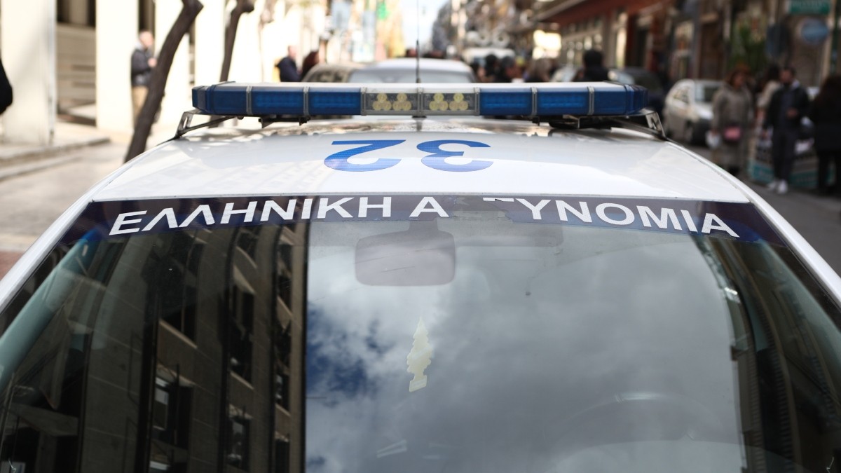 Ανάβυσσος: Συνελήφθη 36χρονος που λήστεψε κατάστημα απειλώντας τον υπάλληλο με μαχαίρι