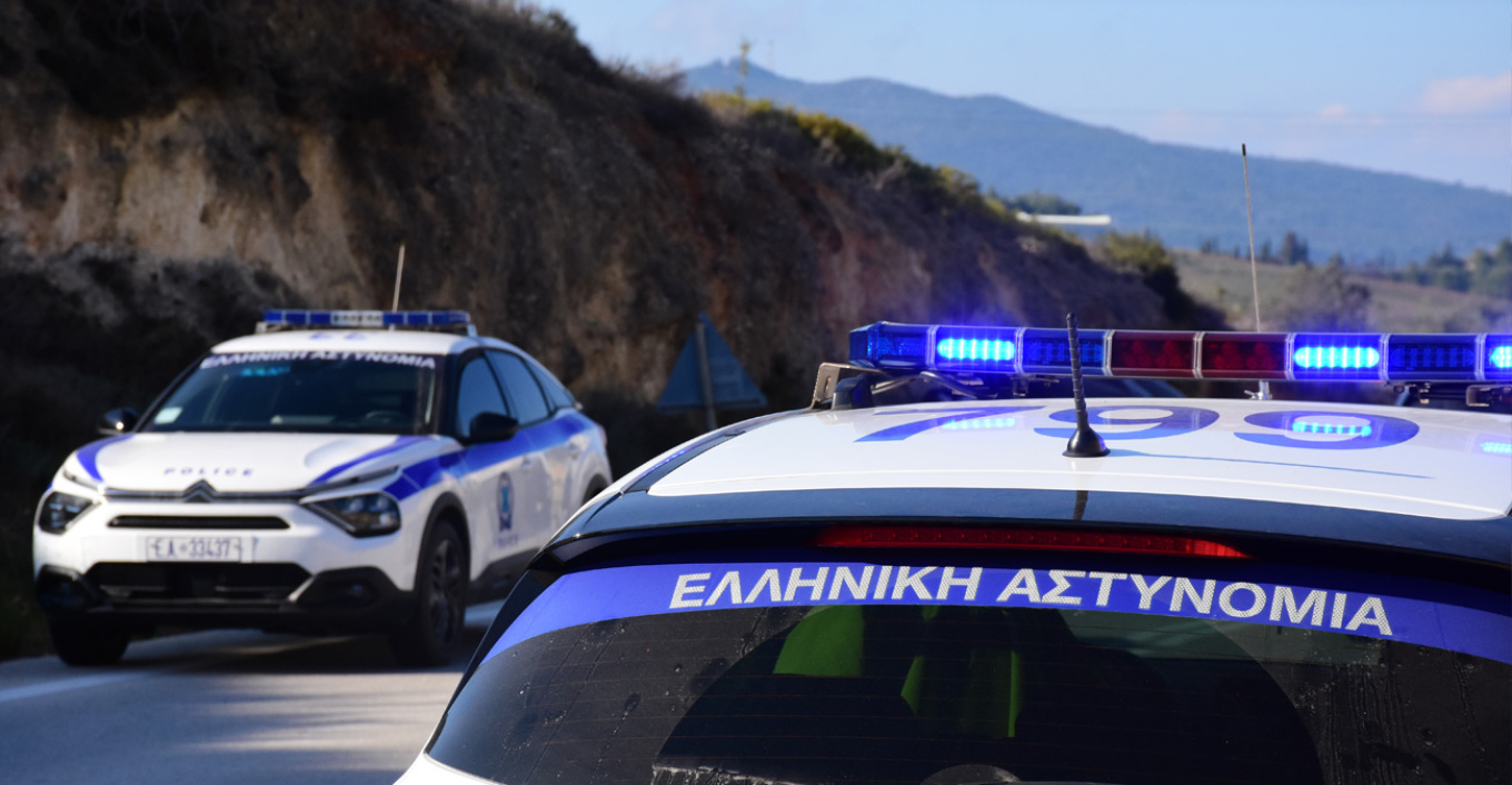 Θρίλερ στον Μαραθώνα: Εντοπίστηκε στην παραλία σορός άνδρα με βαρίδια