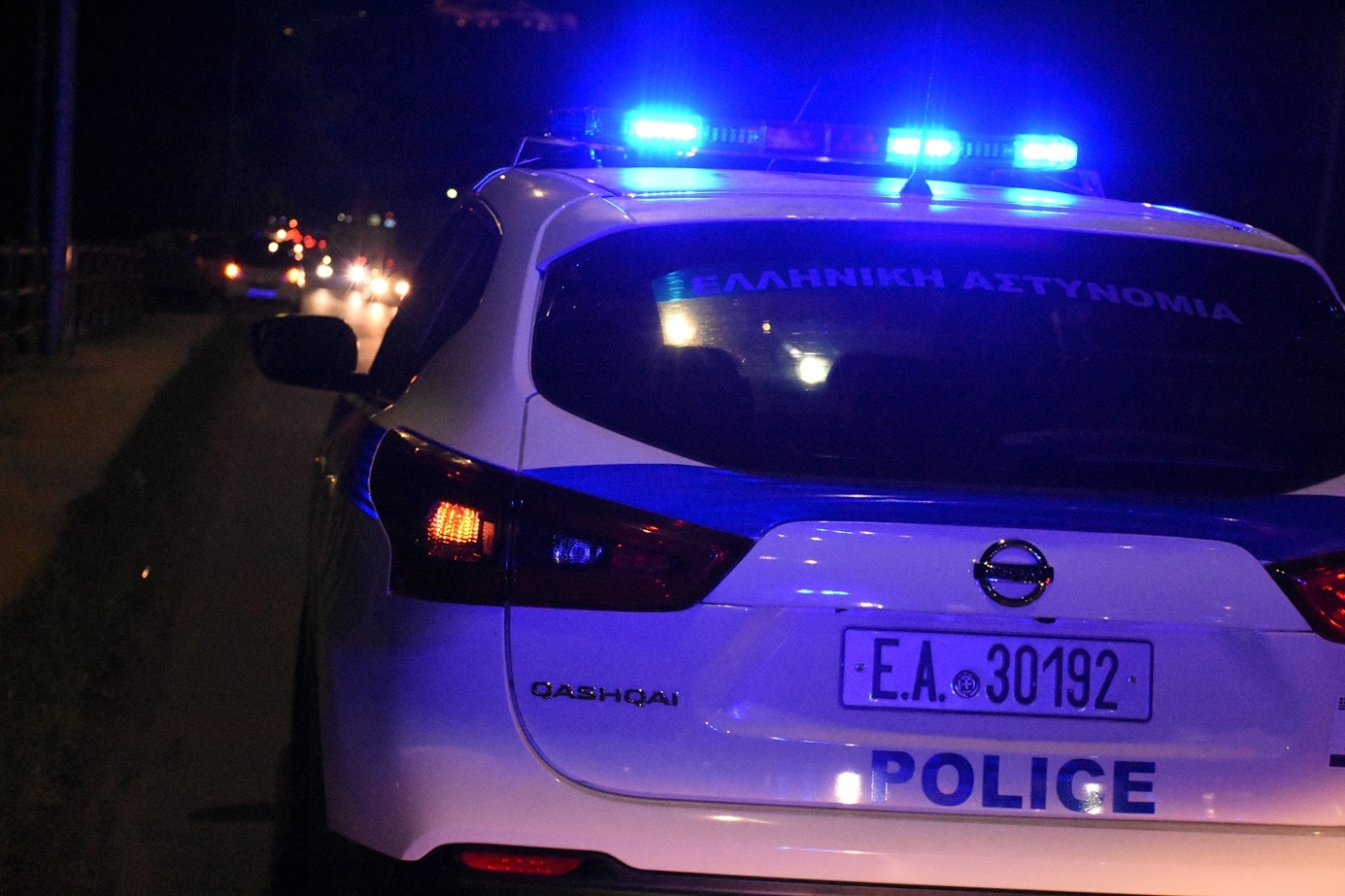 Κουκουλοφόροι ληστές μαχαίρωσαν 17χρονο στο Ελληνικό - Σοβαρά τραυματισμένος ο νεαρός