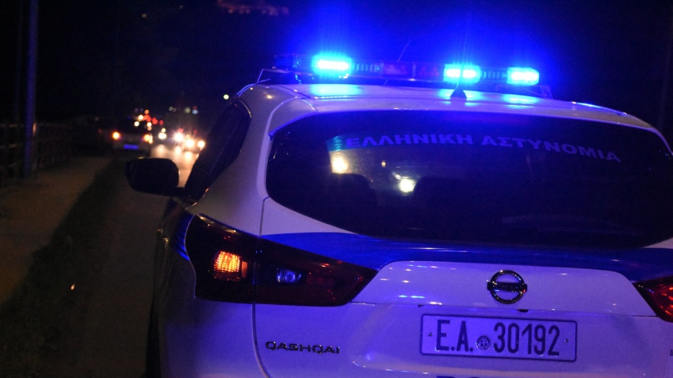 Τρόμος για 83χρονο και 58χρονη στο Παλαιό Φάληρο: Διαρρήκτες τους έδεσαν και τους λήστεψαν