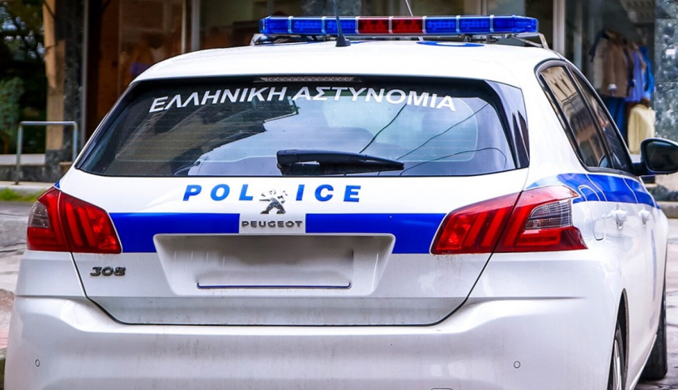 Συναγερμός για ύποπτη βαλίτσα στο Σύνταγμα - Σπεύδουν τα ΤΕΕΜ, κυκλοφοριακές ρυθμίσεις