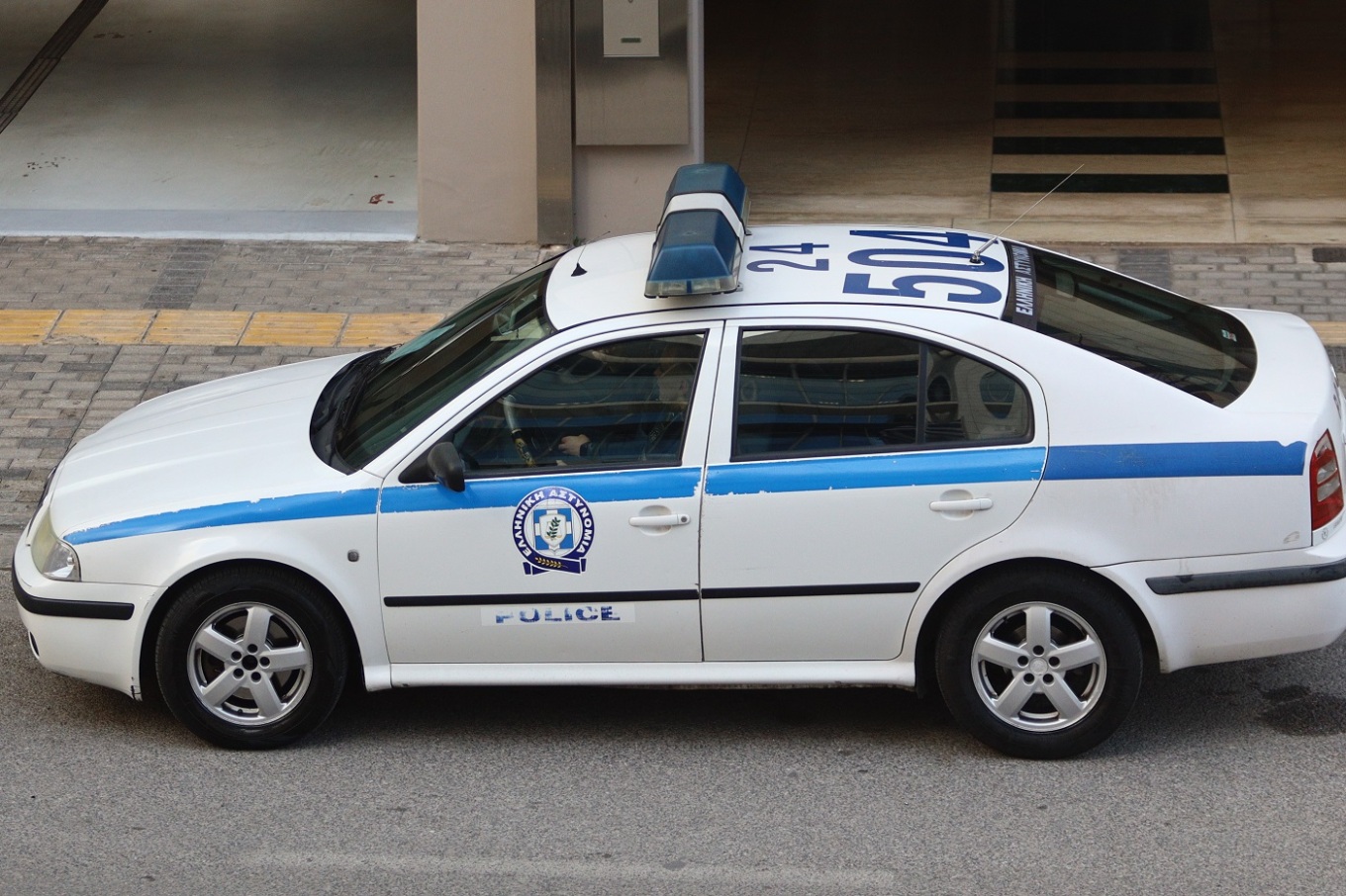 Δύο ένοπλες ληστείες σε φαρμακεία μέσα σε μία ώρα σε Γέρακα και Μελίσσια 
