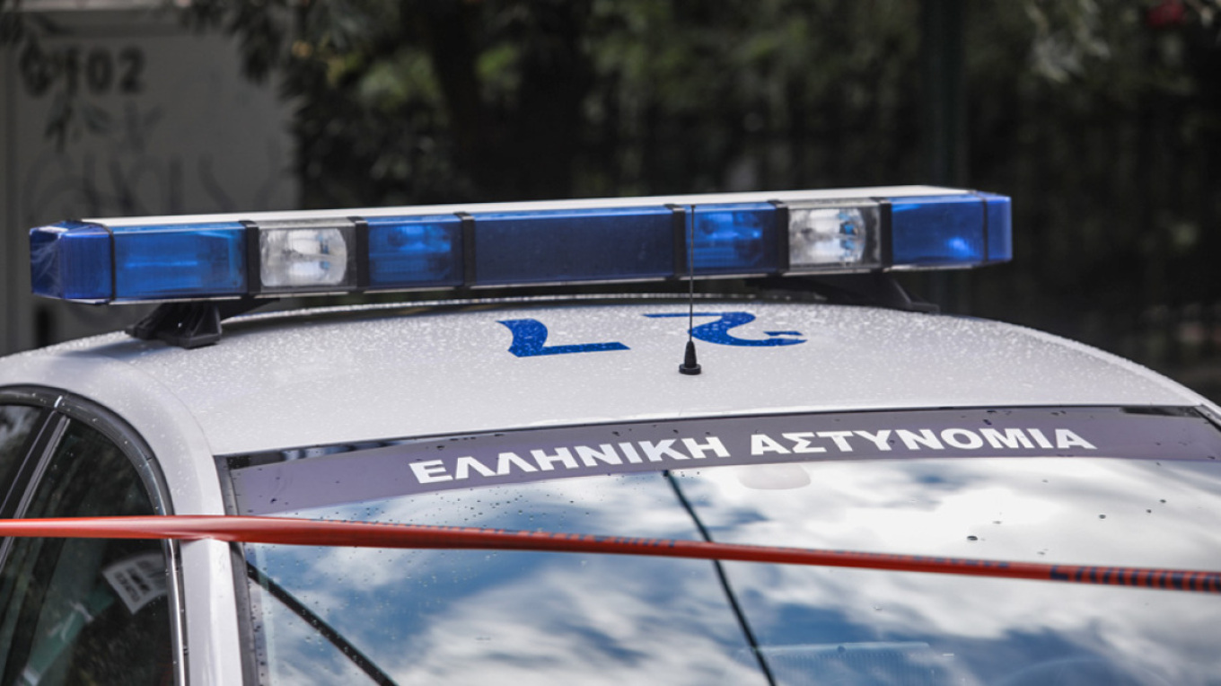 Συνελήφθη 71χρονος «πορτοφολάς» στο αεροδρόμιο «Ελευθέριος Βενιζέλος» - Έκλεβε και κινητά