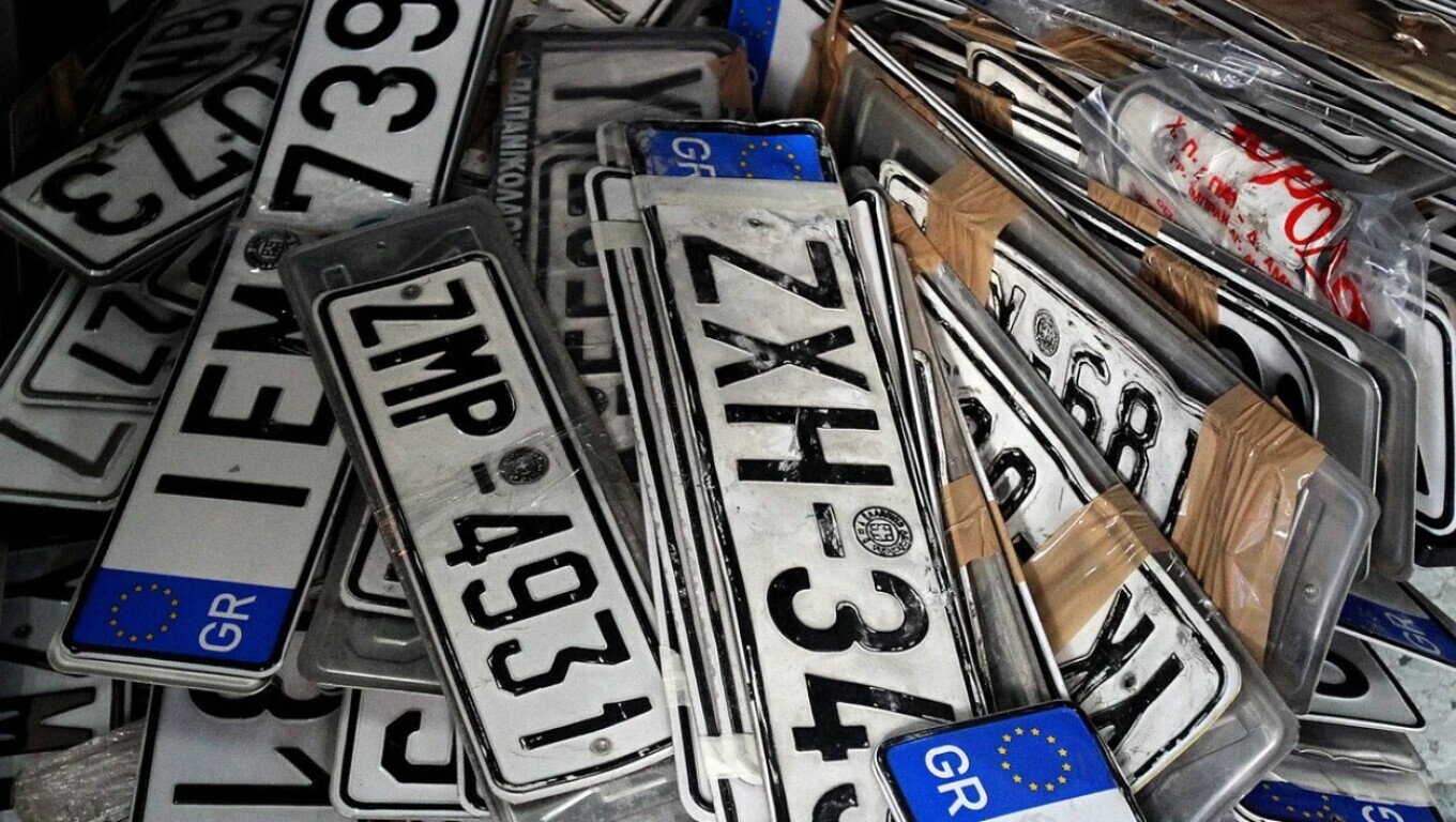 Επιστροφή πινακίδων από τον Δήμο Αθηναίων λόγω Πάσχα