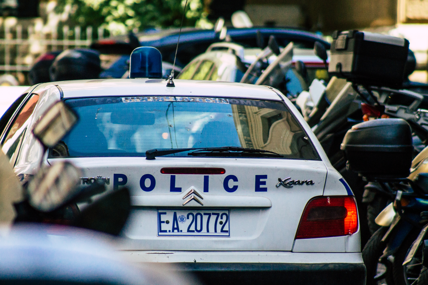 Κινέζος κυνηγούσε παιδιά με μαχαίρι στο Χαλάνδρι γιατί νόμιζε ότι του πέταξαν νεράντζια στο σπίτι