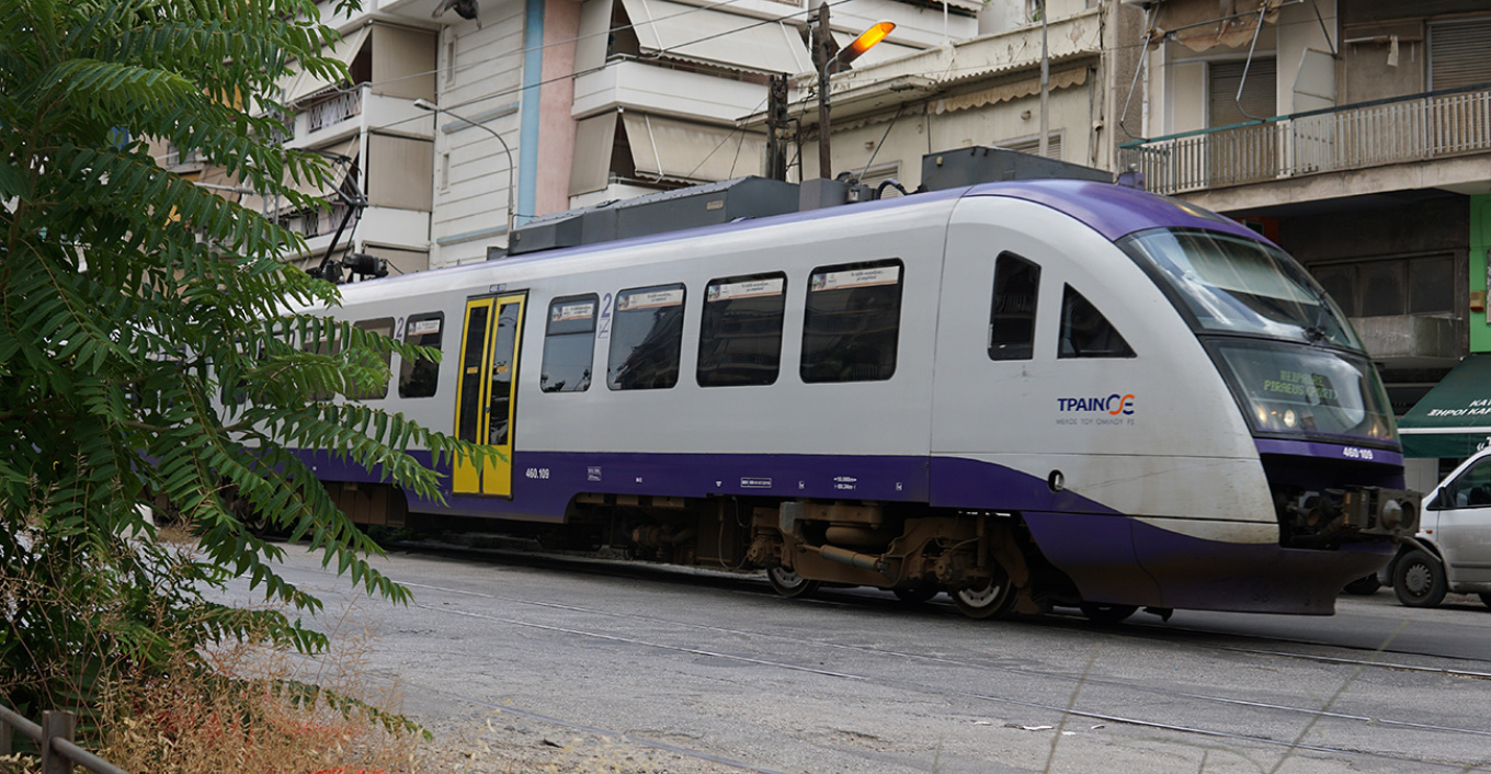 Σύγκρουση τρένου με αυτοκίνητο στην Ιερά Οδό