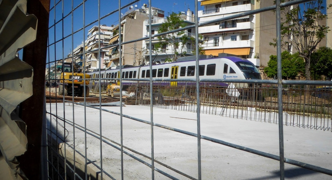 Συρμός του Προαστιακού παρέσυρε και σκότωσε γυναίκα στα Σεπόλια