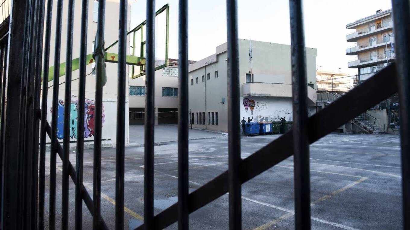 Μαθητές ήρθαν στα χέρια στο διάλειμμα σε λύκειο στο Κορωπί - Στο νοσοκομείο ένας 16χρονος