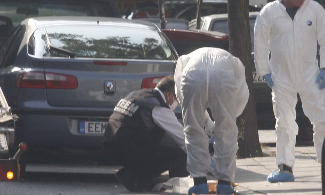 Συναγερμός στο κέντρο της Αθήνας: Όπλα και εκρηκτικά μέσα σε αυτοκίνητο - Συνελήφθη ζευγάρι 