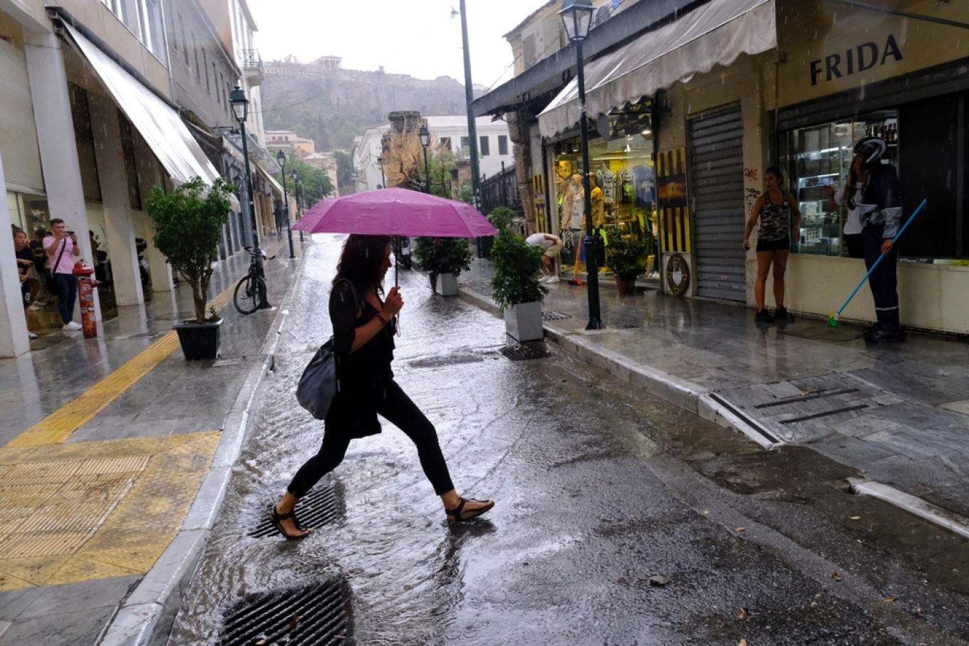 Καιρός: Έρχεται τριήμερο με βροχές - Ποιες περιοχές θα επηρεαστούν